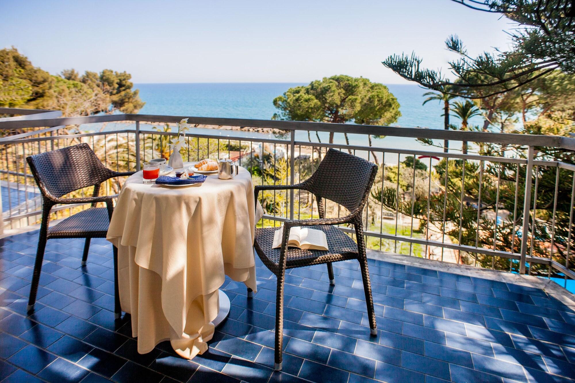 Hotel Eden Park Diano Marina Exterior photo