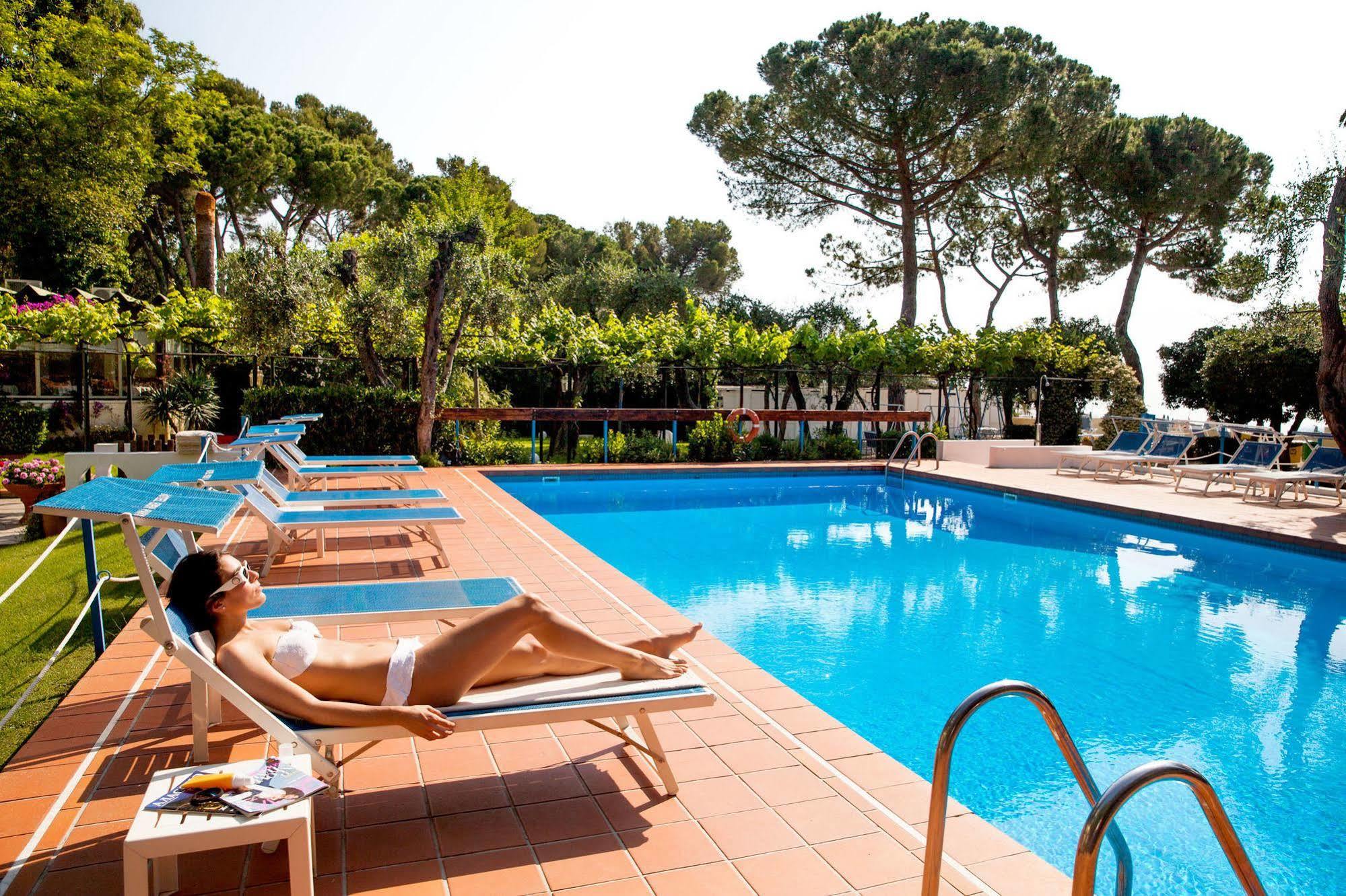 Hotel Eden Park Diano Marina Exterior photo